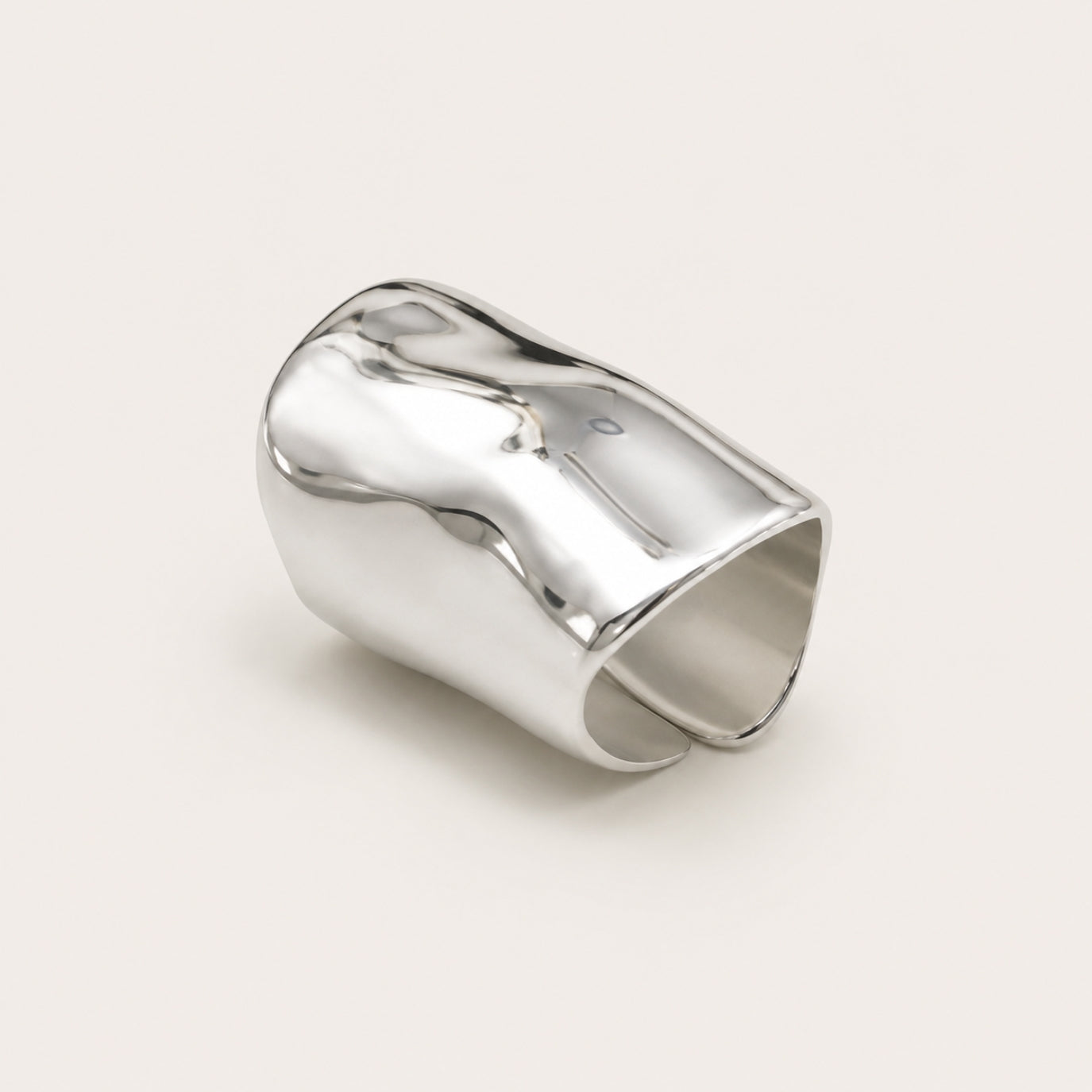 Onda Ear Cuff